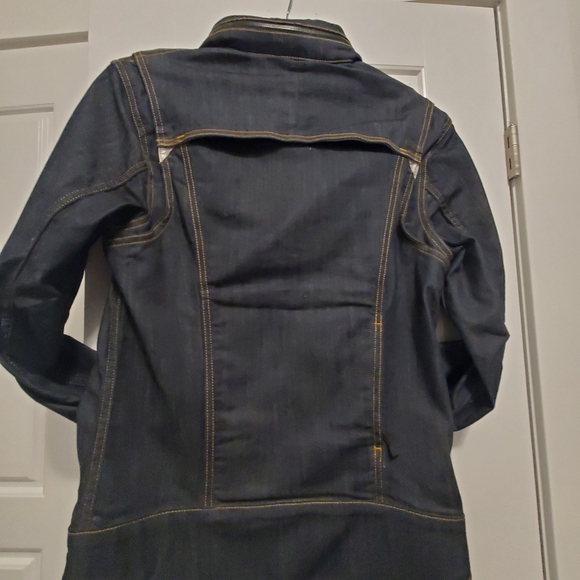 Levi Commuter Pro with hidden hood - Picture 3 of 3